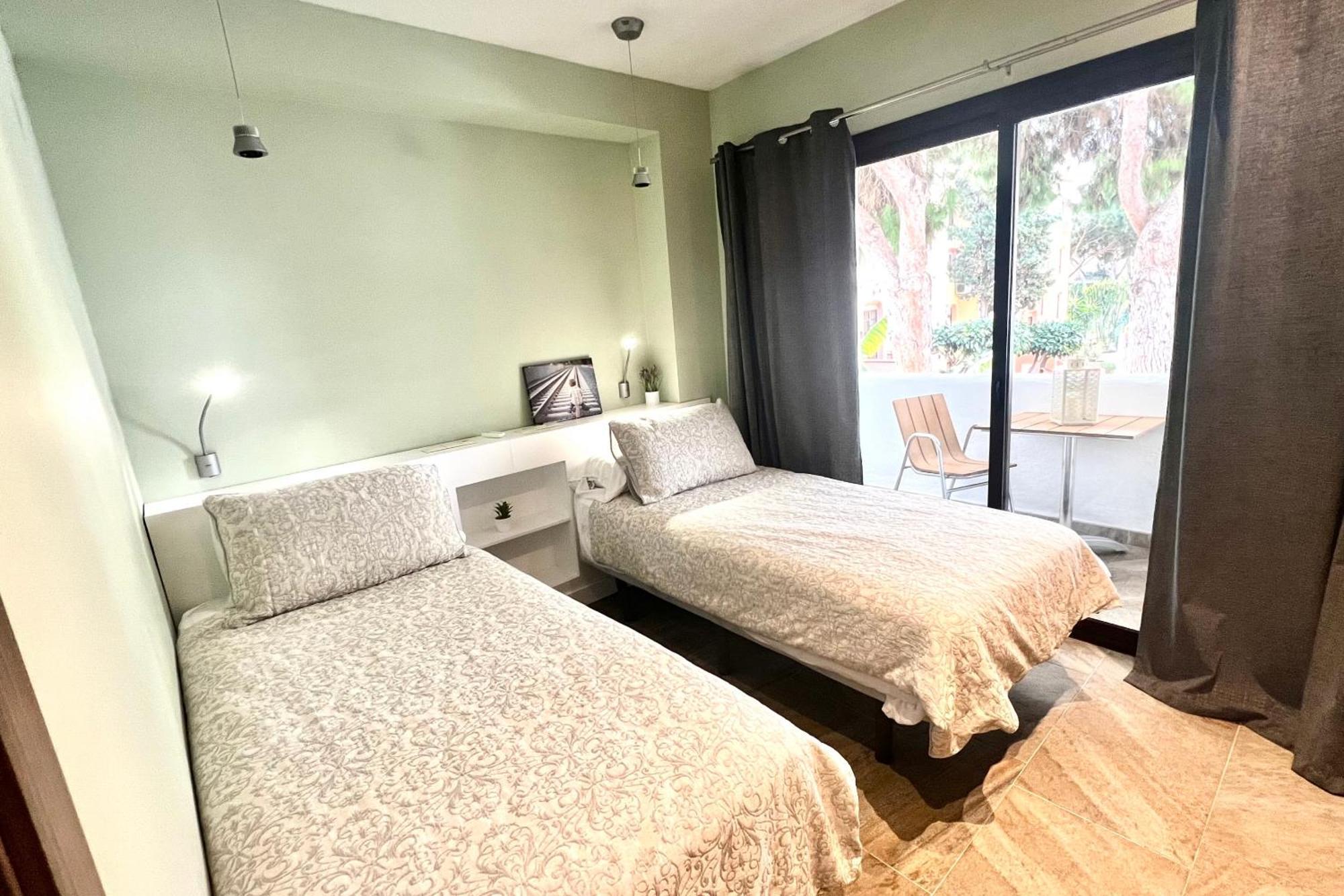 Mijas Costa - Beachside Apartment-B Sitio de Calahonda Zewnętrze zdjęcie
